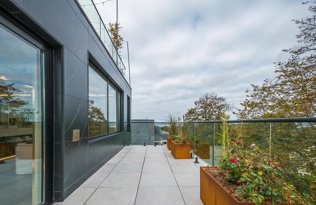 Sunrise View - Spa-Inspired Guestroom, Halifax Rooftop Home-1