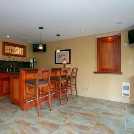 Luxury Bachelor By Halifax Waterfront -Hot Tub-3